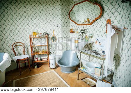 Radun Castle Interior, Neo-classical Chateau, Bathroom, Towels, Mirror, Personal Hygiene Products An