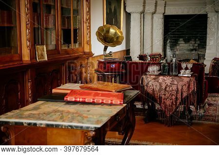 Radun Castle Interior, Neo-classical Chateau, Library And Bookshelves, Table With Tablecloth, Glasse