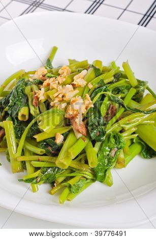saltate aglio kangkong