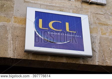 Bordeaux , Aquitaine  France - 12 01 2020 : Lcl Banque Logo And Text Sign Of French Bank Signage Sto