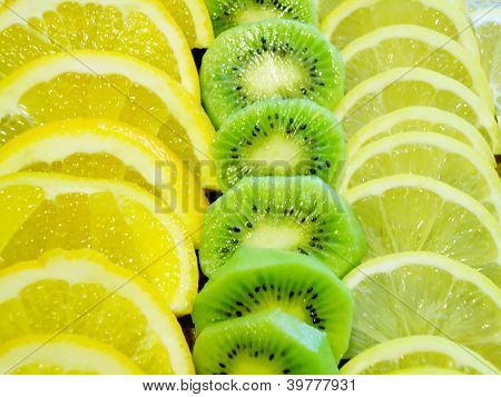 Fruits assortis - orange, de citron et de kiwi