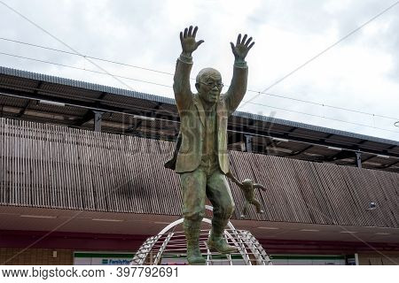 Beppu, Kyushu, Japan, June21, 2017: Sculptural Composition On The Forecourt Of The Japanese City Of 
