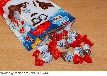 Primelin - France, January 05, 2019 : Schoko-bons Chocolates From Kinder And Bag