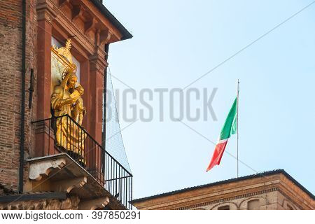 Reggio Emilia, Italy - Circa September 2018. Beautiful Architecture Of Reggio Emilia City Center.