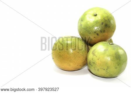 Thailand Tangerine On A White Background With High Vitamin C, Suitable For Eating, Playing And Makin