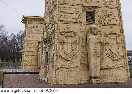 Egyptian Gate Facade Architecture Pushkin Welcome Historic Travel