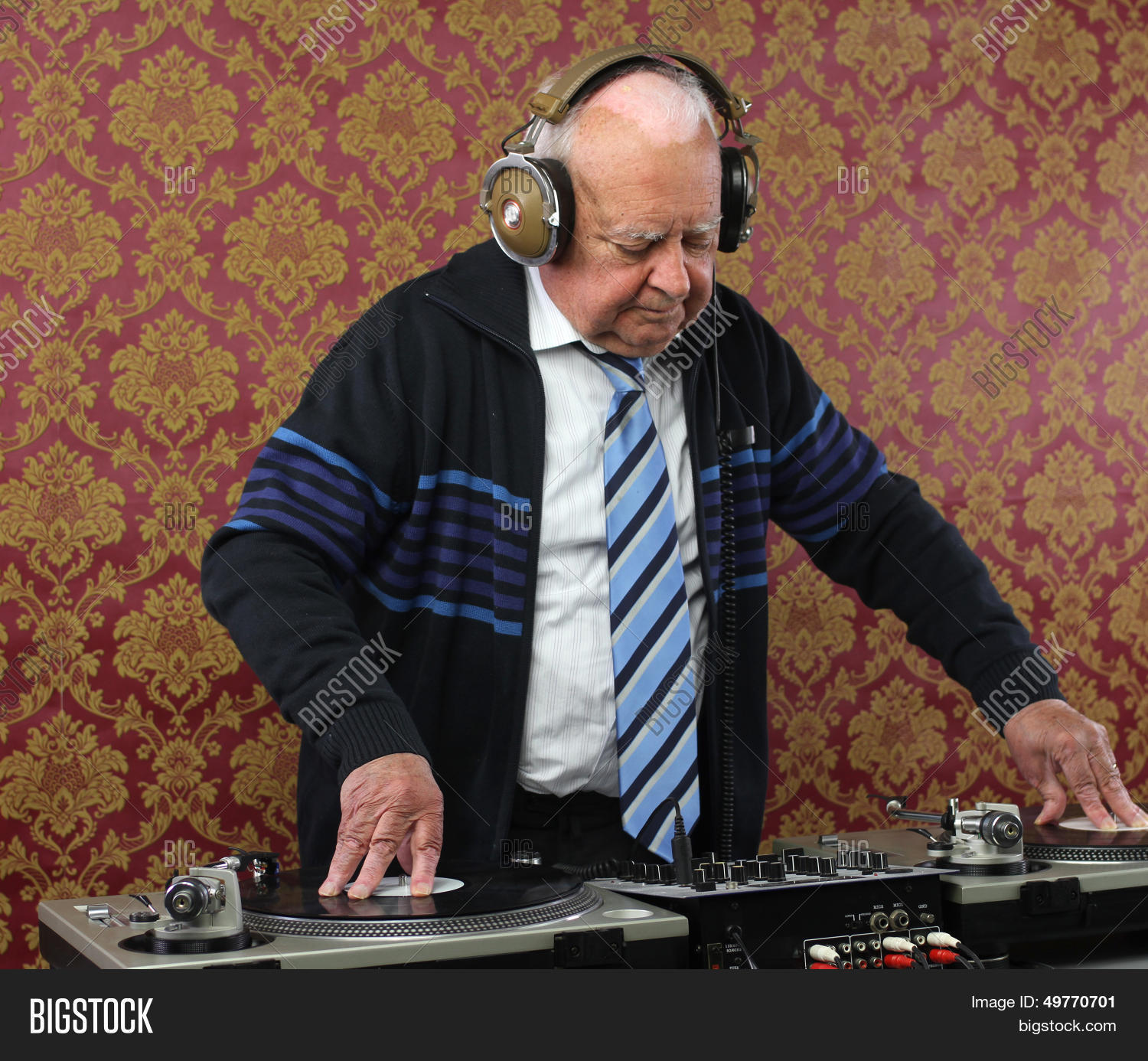 диджей дед рязань. диджей казимир. старики диджеи. дедуля из фсб. диджей казимир.