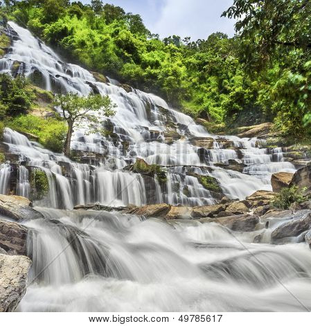 Mae Ya Waterfall