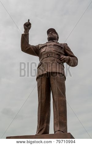 Statue Of Samora Moisés Machel At Independence  Square