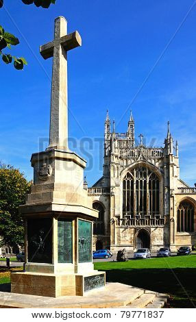 Gloucester Cathedral and war memorial.