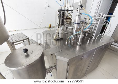 Creamery Machine Production Device