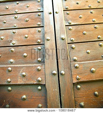 Cross    Arsago Seprio  Brass Brown  In A  Door Curch  Italy