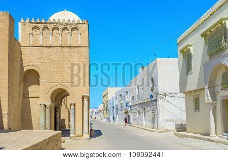 Walking Around The Grand Mosque