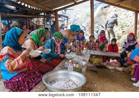 H'mong ethnic minority people in Bac Ha traditional market in Laocai, Vietnam.
