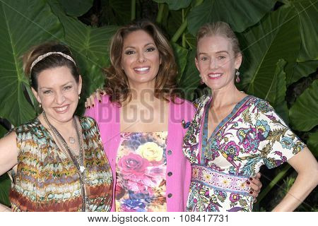 LOS ANGELES - NOV 14:  Joely Fisher, Alex Meneses, Penople Ann Miller at the Private Shopping Event at the Naked Princess on November 14, 2015 in Los Angeles, CA