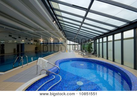 Hydromassage-Pool