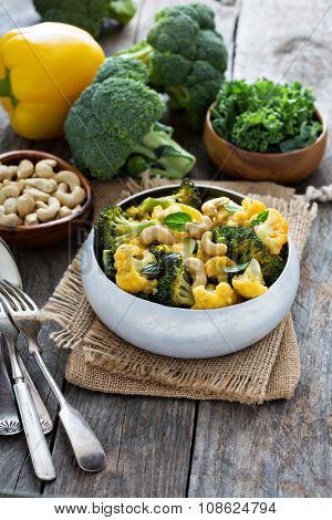 Vegetable curry with cashew nuts