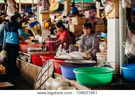 Nha Trang, Vietnam - Circa March 2015 - Unidentified Seafood And Fish Seller At Fish Market