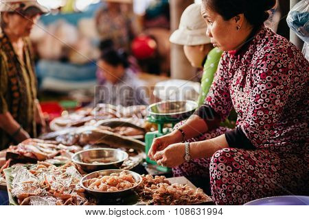 Nha Trang, Vietnam - Circa March 2015 - Unidentified Seafood And Fish Seller At Fish Market