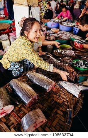 Nha Trang, Vietnam - Circa March 2015 - Unidentified Seafood And Fish Seller At Fish Market