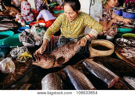 Nha Trang, Vietnam - Circa March 2015 - Unidentified Seafood And Fish Seller At Fish Market