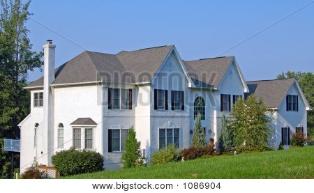 Stort Colonial House