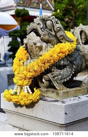 Demon In The Temple Bangkok Asia  Flower  Warrior Monster