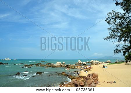 Boat Rentals In The Park World's End, China, Hainan, Sania