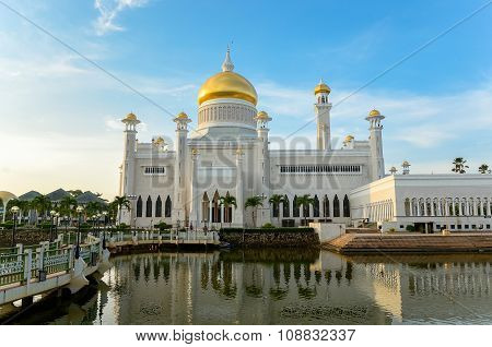 Sultan Omar Ali Saifuddin mosque, Brunei