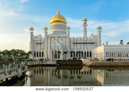 Sultan Omar Ali Saifuddin mosque, Brunei