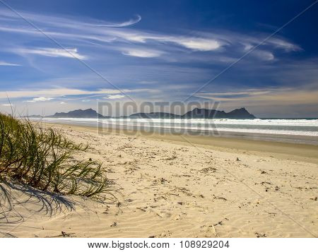 White Sand Beach With Beautiful Blue Sky At Waipu, New Zealand
