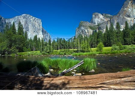 View To Western Rocket Plateau Of Yosemite National Park