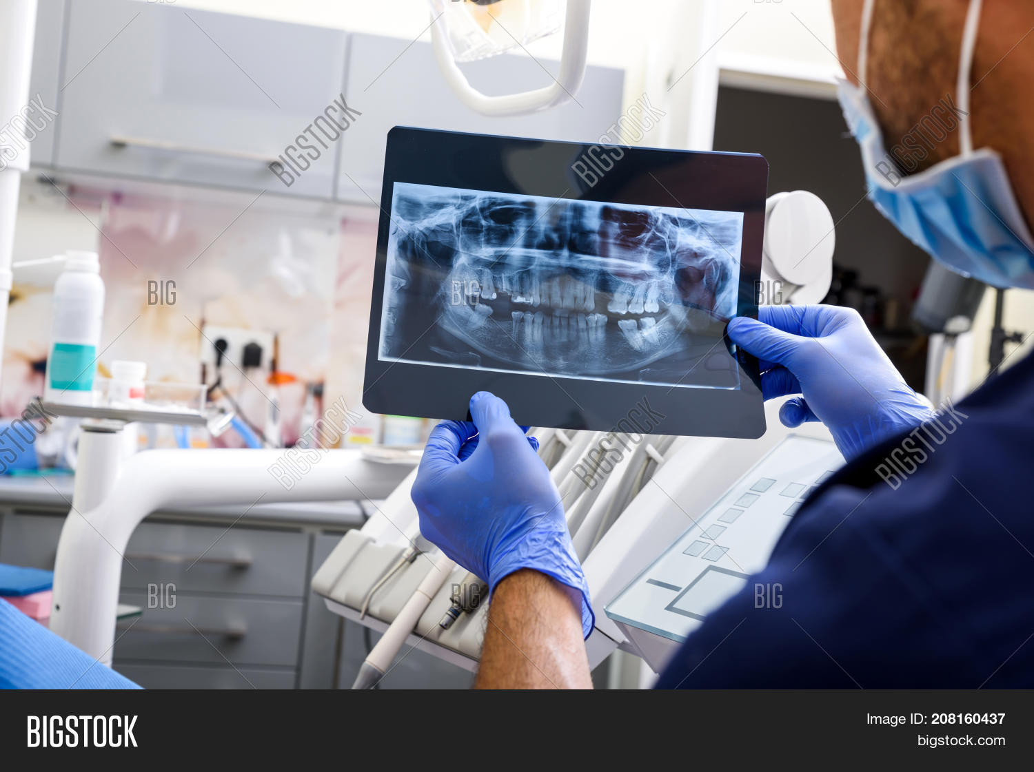 Dentist Explaining Image & Photo (Free Trial) Bigstock