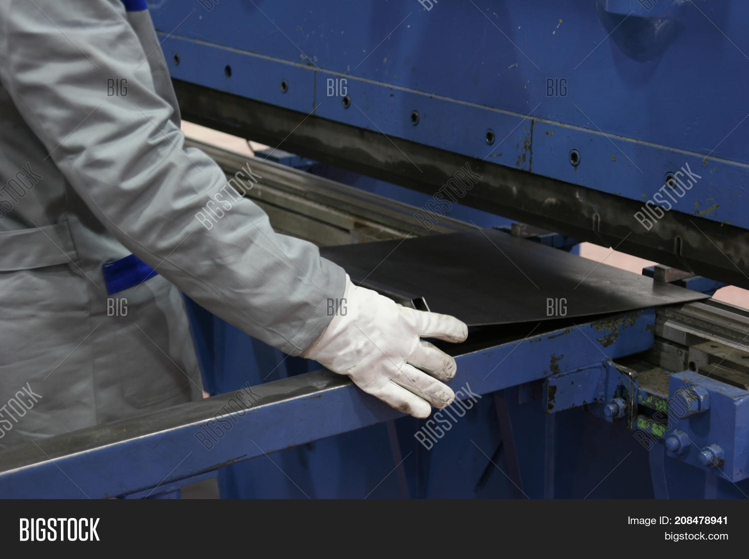 Лазерная микросварка металла. Резка листового проката. Плазменная резка листового металла. Резка листового проката. Раскрой плазменной струи.