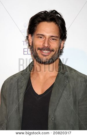 LOS ANGELES - 9 JUN: Joe Manganiello arrivando all'arte di Elysium ritorno di Ford Mustang Boss Eva