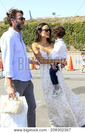 LOS ANGELES - OCT 8:  Andrew Form, Jordana Brewster, Julian Form Brewster at the P.S. ARTS' Express Yourself 2017 at the Barker Hanger on October 8, 2017 in Santa Monica, CA