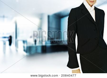 Kvinna i moderna Business Office