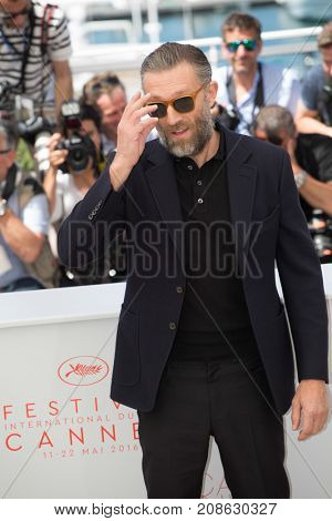 CANNES, FRANCE - MAY 19, 2016: Vincent Cassel attends the 'It's Only The End Of The World (Juste La Fin Du Monde)'  photocall. 69th annual Cannes Film Festival at the Palais des Festivals