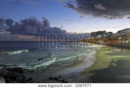 บีชบาร์ราซัลวาดอร์ของเฮีย