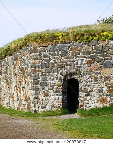 ผนังหินของป้อมปราการ Sveaborg Suomenlinna ในเฮลซิงกิ ฟินแลนด์