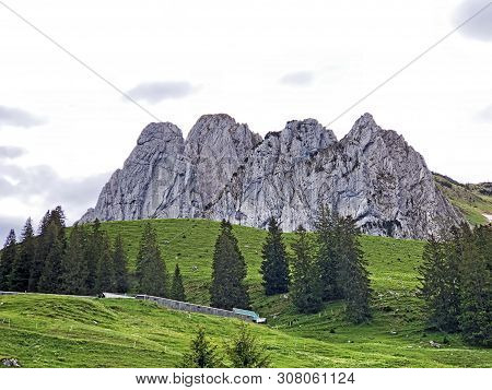 Bockmattlistock Mountain Above The Valley Wagital Or Waegital And Alpine Lake Wagitalersee (waegital