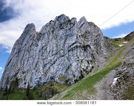 Bockmattlistock Mountain Above The Valley Wagital Or Waegital And Alpine Lake Wagitalersee (waegital