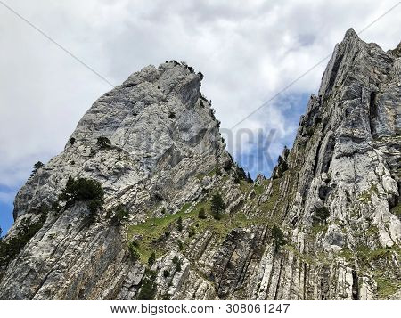 Bockmattlistock Mountain Above The Valley Wagital Or Waegital And Alpine Lake Wagitalersee (waegital