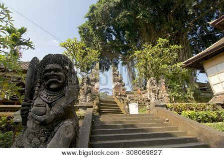 Penestanan, Bali, Indonesia - 15th May 2019 : View Of The Pura Dalem Pacekan In Penestanan Village N