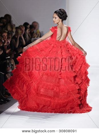 Zang Toi
