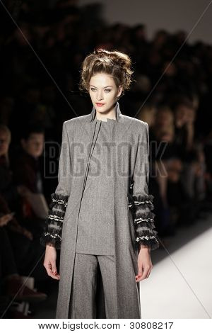 Zang Toi