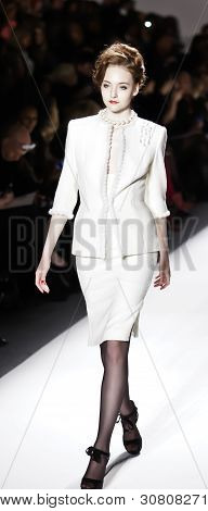 Zang Toi