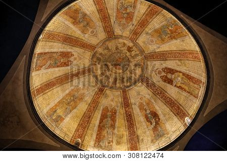 Cahors, France - September 15, 2018: Interior Of Saint Etienne Cathedral In Cahors, Occitanie, Franc