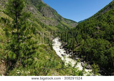 Chulishman Valley In Mountain Altay The Road To Uchar