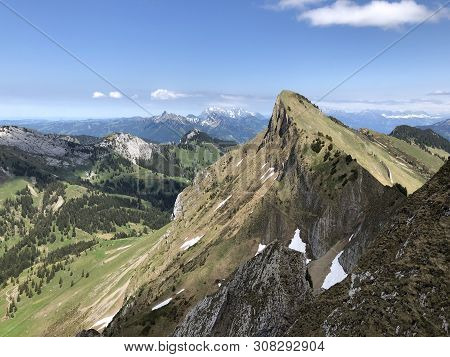 Tierberg Mountain Above The Valley Wagital Or Waegital And Alpine Lake Wagitalersee (waegitalersee),